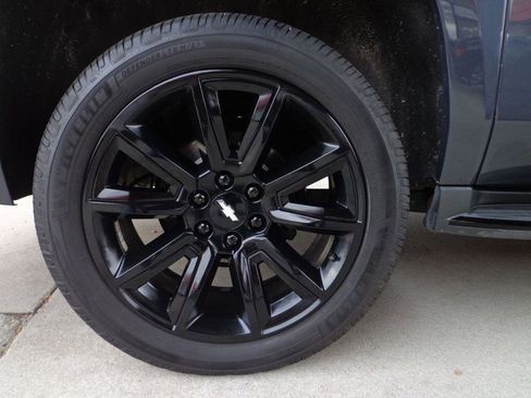 Used 2015 Chevrolet Suburban LTZ image 10