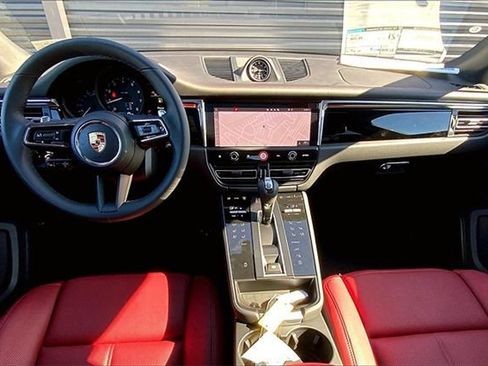 Certified 2026 Porsche Macan image 6