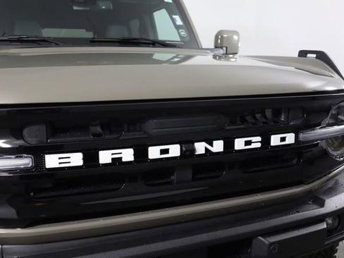 New 2025 Ford Bronco Outer Banks w/ Sasquatch Package image 11