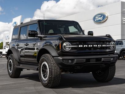 New 2026 Ford Bronco Outer Banks w/ Sasquatch Package