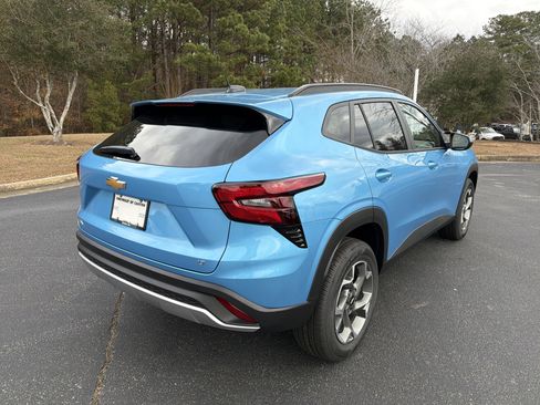 Used 2026 Chevrolet Trax LT w/ LT Convenience Package image 5