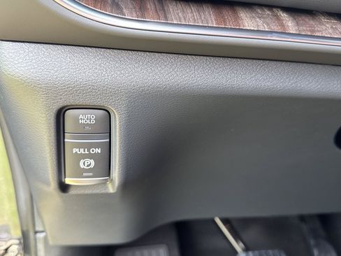 New 2026 Nissan Armada SL w/ Captain's Chari Seat Package AWD/4WD image 16