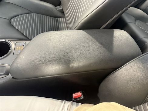 Used 2024 Toyota Camry SE image 40