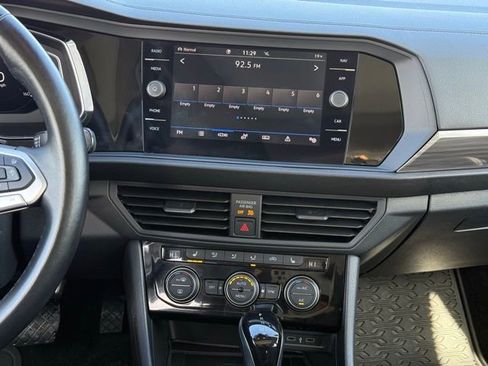 Used 2023 Volkswagen Jetta SEL image 17