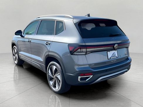 New 2025 Volkswagen Taos SE image 5