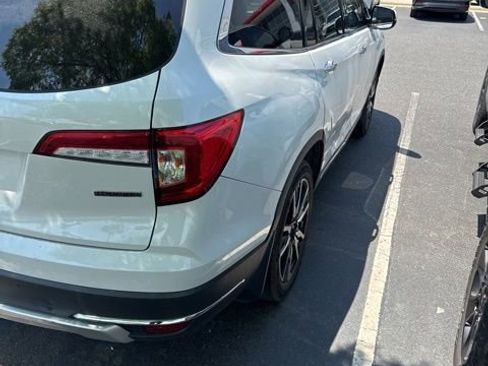Used 2020 Honda Pilot Touring image 2
