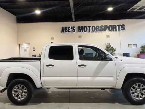 Used 2014 Toyota Tacoma 4x4 Double Cab w/ TRD Off-Road Package image 4