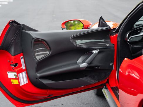 Used 2024 Ferrari SF90 Spider image 45