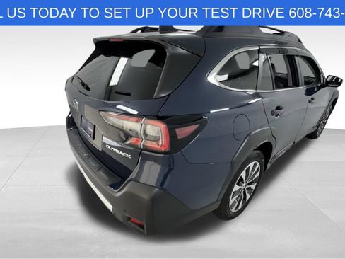 Used 2025 Subaru Outback Limited AWD/4WD image 3