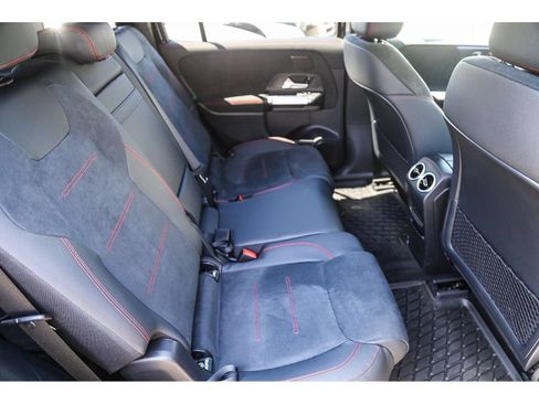 Used 2024 Mercedes-Benz EQB 300 4MATIC image 16