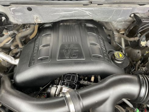 Used 2017 Ford Expedition EL XLT image 28