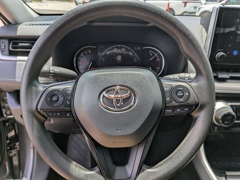 Used 2025 Toyota RAV4 XLE FWD image 29