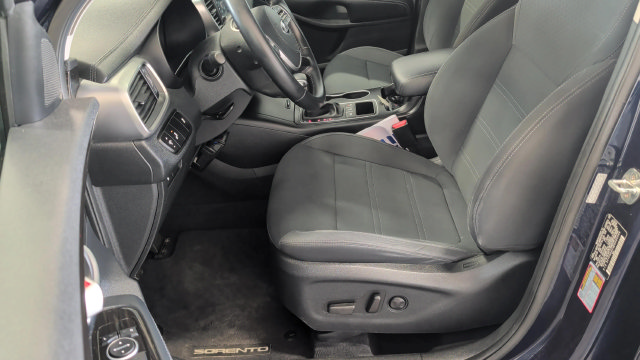 Used 2020 Kia Sorento S AWD/4WD image 18