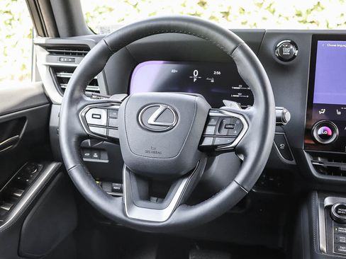 Used 2025 Lexus GX 550 AWD/4WD image 17