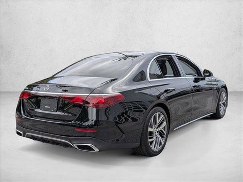Used 2025 Mercedes-Benz E 350 Sedan image 5
