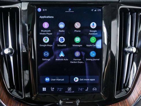 Certified 2023 Volvo XC60 B5 Ultimate w/ Climate Package image 16