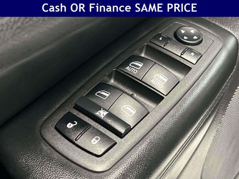 Certified 2022 Jeep Grand Cherokee Laredo X AWD/4WD image 19