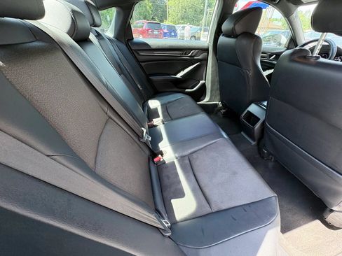 Used 2018 Honda Accord Sport image 19