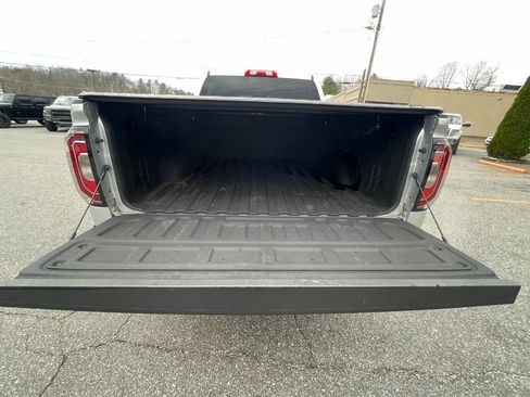 Used 2018 GMC Sierra 1500 SLT w/ SLT Premium Package image 19