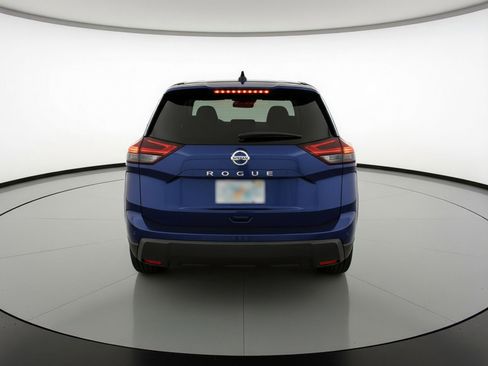 Used 2025 Nissan Rogue SV image 7