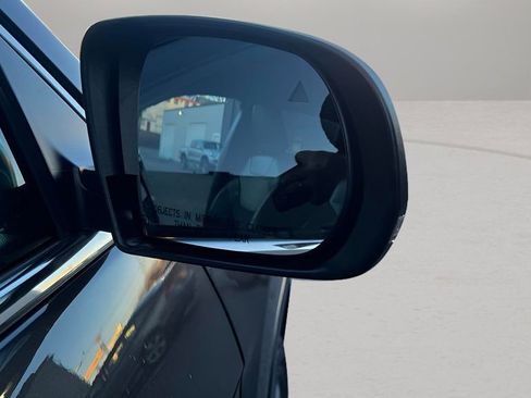 Used 2019 Jeep Cherokee Latitude Plus w/ Cold Weather Group image 39