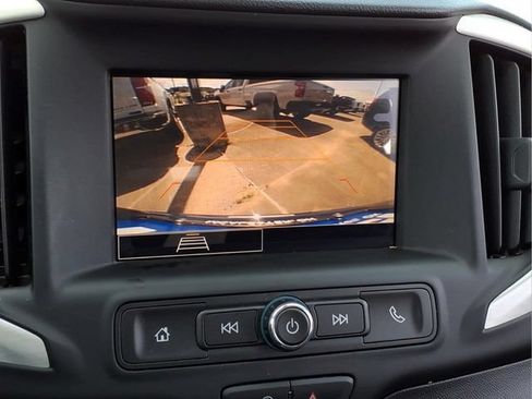 Used 2024 GMC Terrain SLE FWD image 11