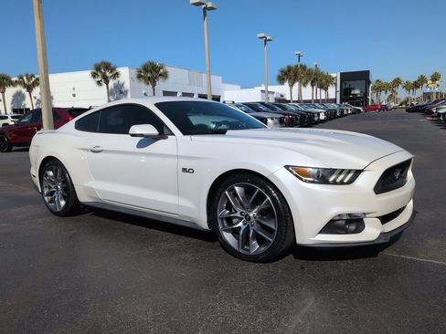 Used 2017 Ford Mustang GT Premium image 2