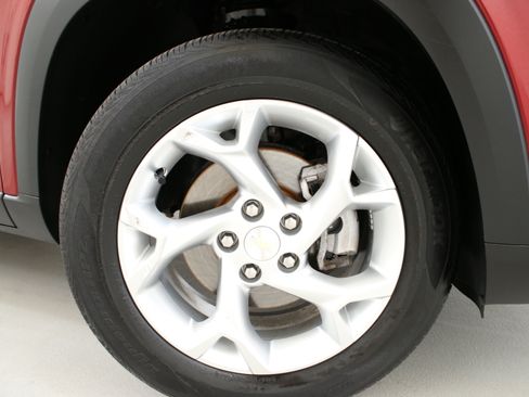 Used 2024 Chevrolet Trax LS w/ LS Convenience Package FWD image 33