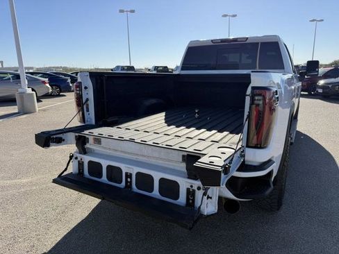 Used 2024 GMC Sierra 2500 AT4 w/ AT4 Preferred Package image 8
