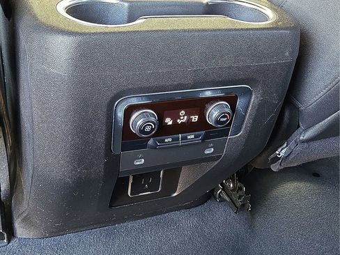 Used 2023 Chevrolet Suburban LT image 17