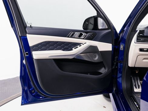 Used 2023 BMW X5 M image 5