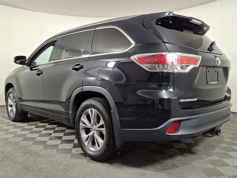 Used 2014 Toyota Highlander XLE image 7