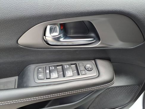 New 2027 Chrysler Pacifica LX FWD image 19