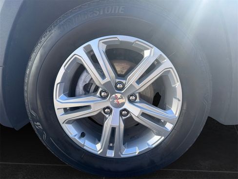 Used 2024 GMC Terrain SLE image 9