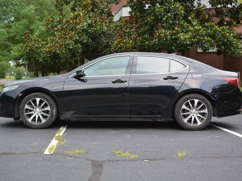Used 2017 Acura TLX FWD image 8