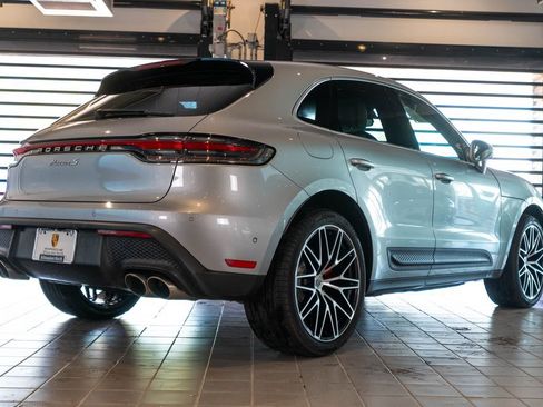 Certified 2023 Porsche Macan S AWD/4WD image 9