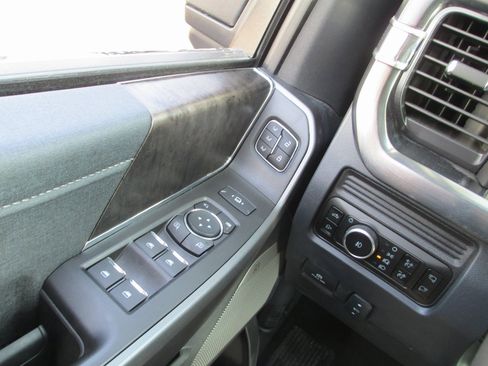 Used 2025 Ford F350 Lariat w/ Lariat Ultimate Package image 27