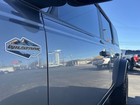 Used 2023 Ford Bronco Wildtrak image 4