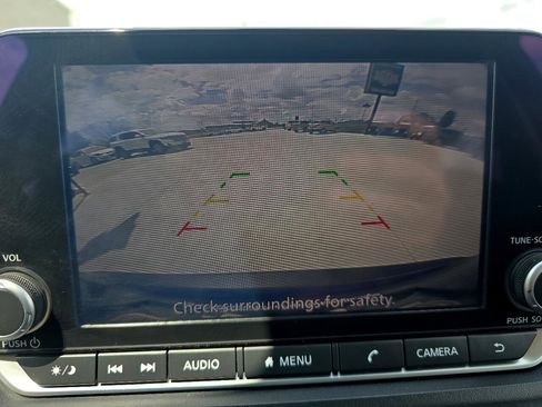 Used 2023 Nissan Rogue S image 27