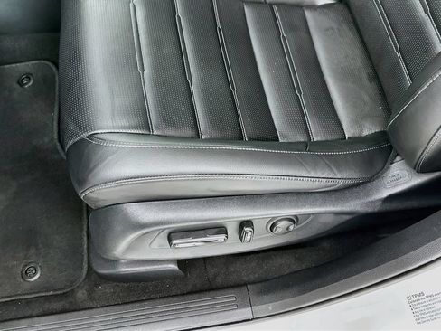 Used 2025 Honda CR-V EX-L image 9
