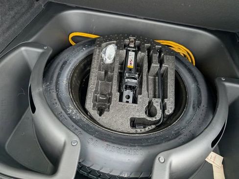 Used 2019 Jeep Grand Cherokee Altitude image 17