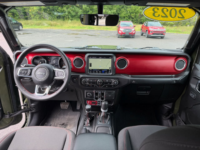 Used 2023 Jeep Gladiator Rubicon AWD/4WD image 11