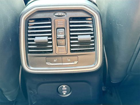 Used 2020 Porsche Macan S image 27