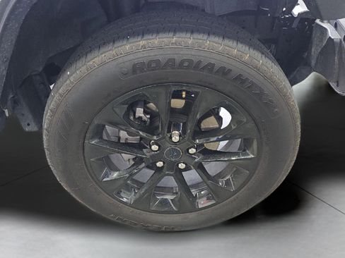 Used 2025 Jeep Wrangler Unlimited Sahara AWD/4WD image 24