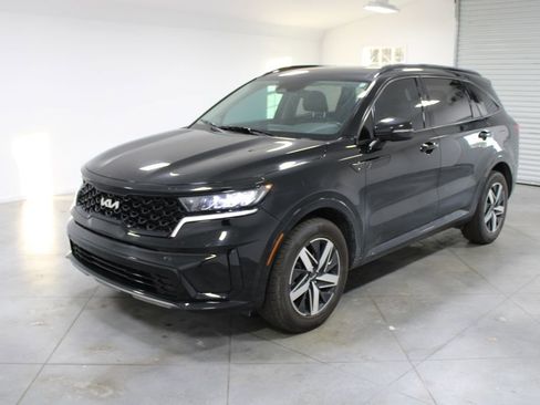 Used 2023 Kia Sorento S w/ Panoramic Sunroof Package image 4