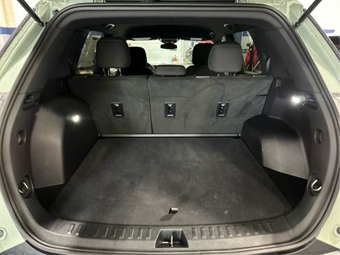 Used 2026 Chevrolet Equinox LT AWD/4WD image 12
