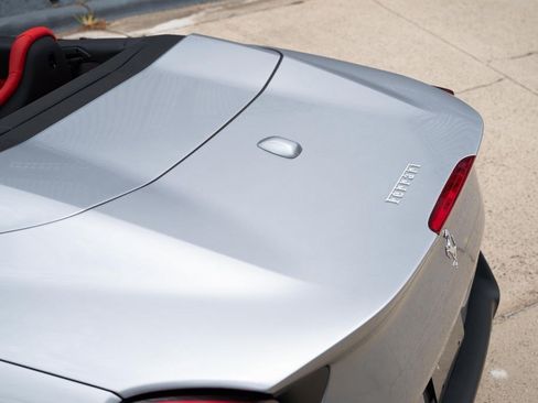 Used 2022 Ferrari Portofino M RWD image 21