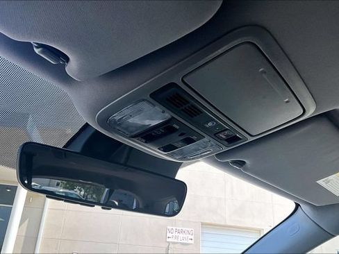 Used 2021 Honda Pilot Touring image 24