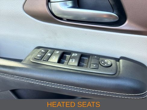 Used 2022 Chrysler Voyager LX FWD image 12