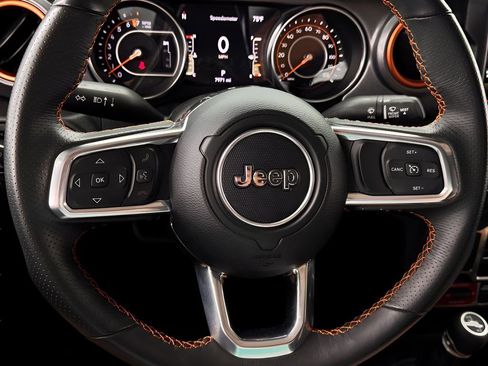 Used 2023 Jeep Gladiator Mojave AWD/4WD image 18